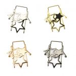 <div class="Standard"><span style="font-size: small;">Steel, gold-plated, silver, black or rose gold and anti-allergy jewel</span></div>
<div class="Standard"><span style="font-size: small;">In the form of 3 stars, cut by laser.</span></div>
<div><span style="font-size: small;">The displayed price is for one piece - You will need 2 pieces for the cuffs of pants or shorts, shirt sleeves or shoes.&nbsp;(Identical or mismatched pieces)</span></div>
<div class="Standard"><span style="font-size: small;">Tissue paper packaging (free) - Our gift box (for 2 pieces) is sold separately, see in our &laquo;&nbsp;SHOP&nbsp;&raquo; section</span></div>